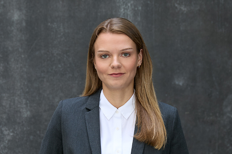 Wemper-Laura-Portrait-900x600_2025